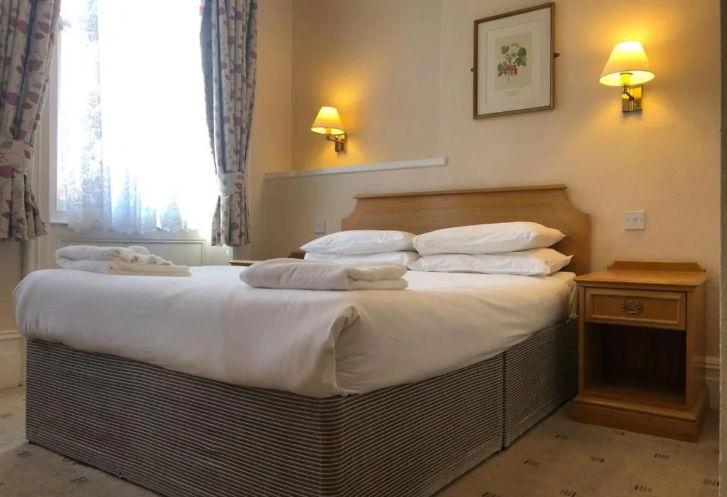 Hotel Capital-1